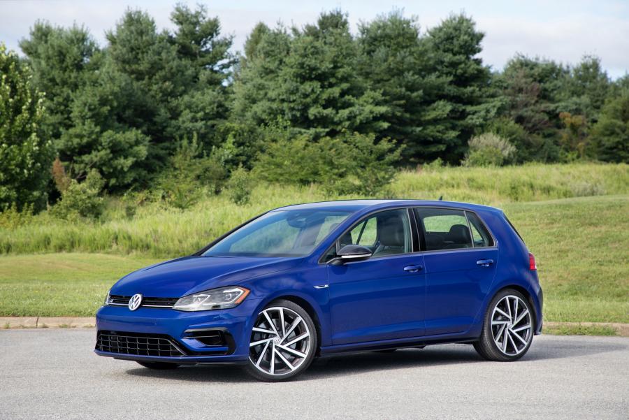  Volkswagen Golf R 5-Door (Typ 5G) 2017 года  (NA) (фото 18 из 19)